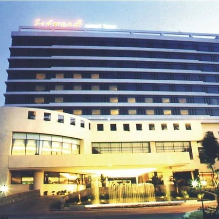 Rachaphruk Grand Hotel ناخون راتشاسيما المظهر الخارجي الصورة