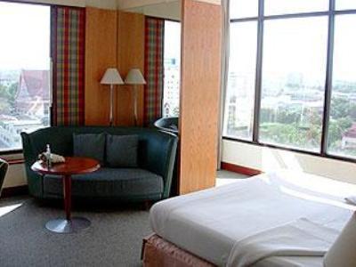 Rachaphruk Grand Hotel ناخون راتشاسيما المظهر الخارجي الصورة